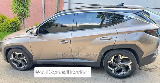 Hyundai Tucson 2022 Gold