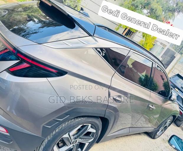 Hyundai Tucson 2022 Gold