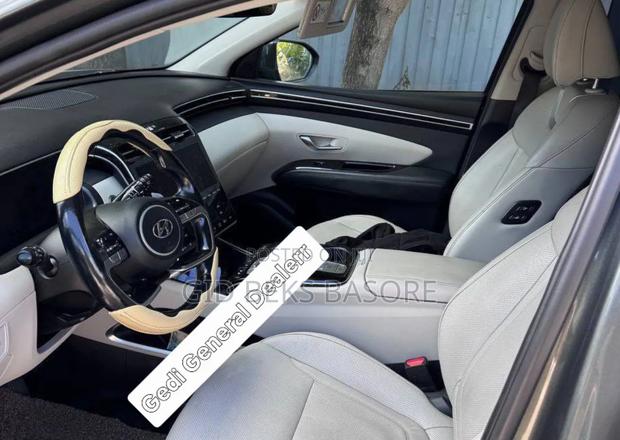 Hyundai Tucson 2022 Gold