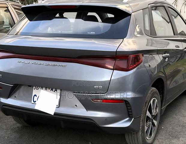 BYD E2 43 kWh 94 hp FWD 2024 Silver