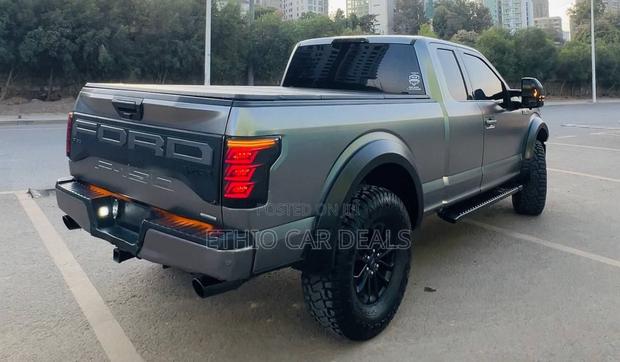 Ford F-150 XLT 4x2 Regular Cab Styleside 6.5 ft. box 122 in. WB 2020 Gray