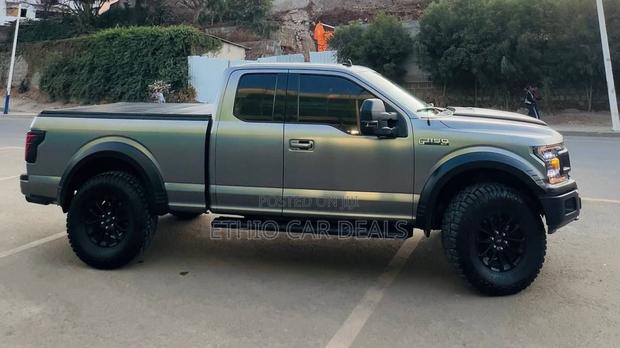 Ford F-150 XLT 4x2 Regular Cab Styleside 6.5 ft. box 122 in. WB 2020 Gray