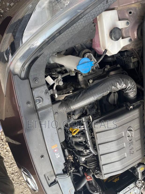 Hyundai I10 2022 Brown