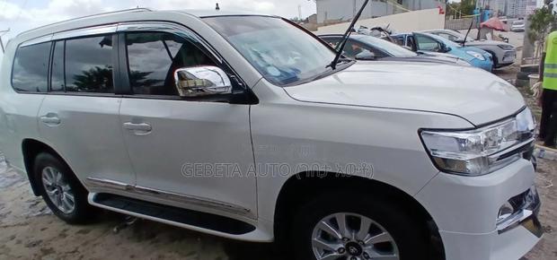 Toyota Land Cruiser 4.6 V8 GX 2012
