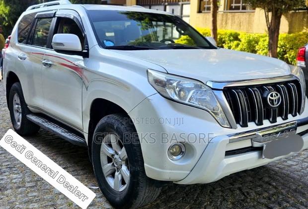 Toyota Land Cruiser Prado 2015 White