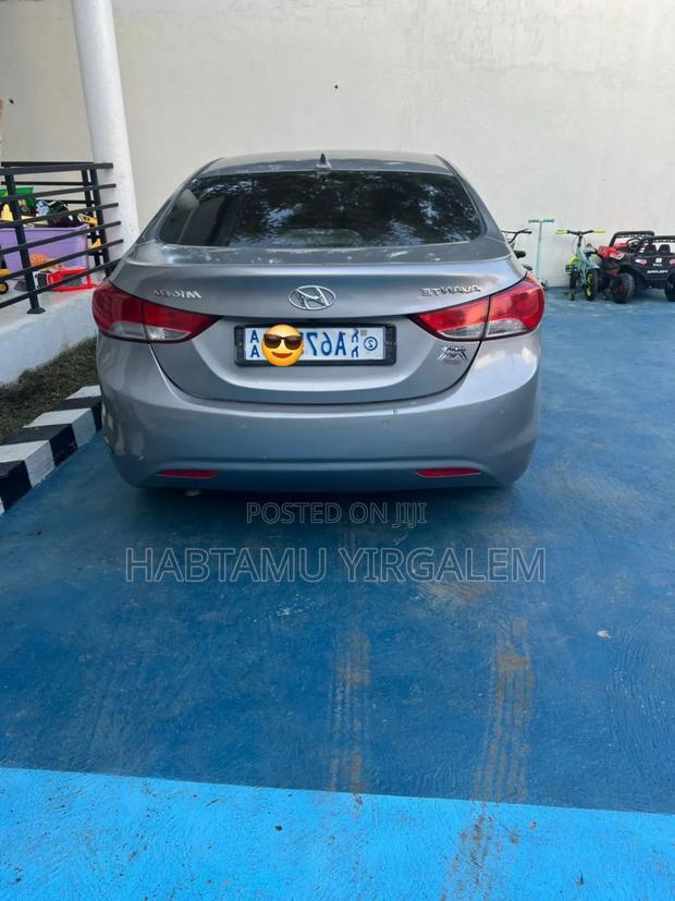 Hyundai Avante 2012 Silver