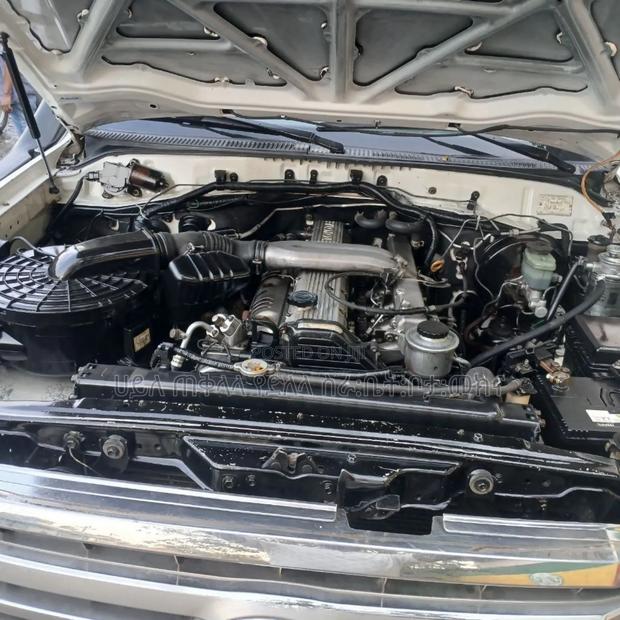 Toyota Land Cruiser 2005 Off white