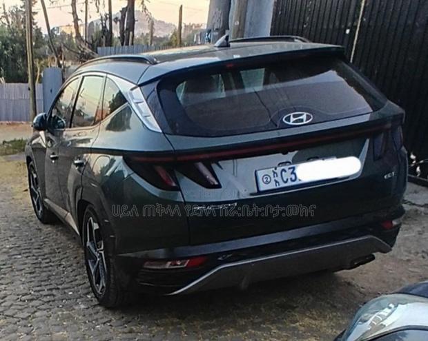 Hyundai Tucson 2022 Maroon