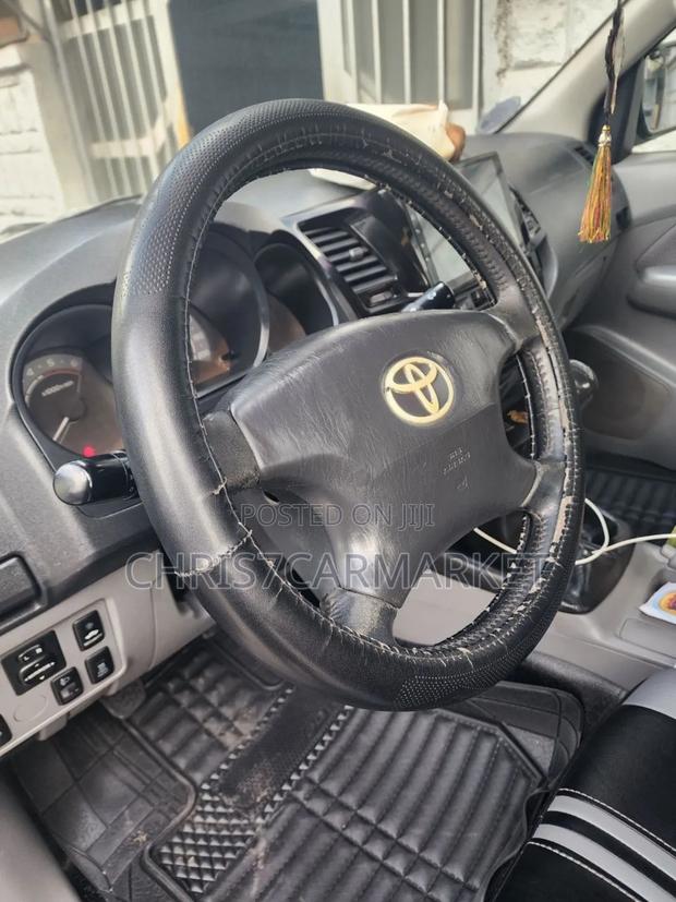 Toyota Hilux 2.5 D-4D SRX 2011 Gray