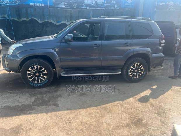 Toyota Land Cruiser Prado 3.0 D-4D 5dr 2006 Gray