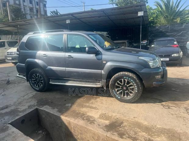 Toyota Land Cruiser Prado 3.0 D-4D 5dr 2006 Gray