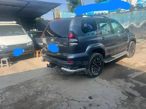 Toyota Land Cruiser Prado 3.0 D-4D 5dr 2006 Gray