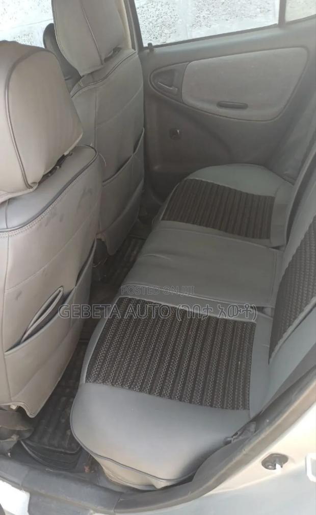 Toyota Vitz 2000