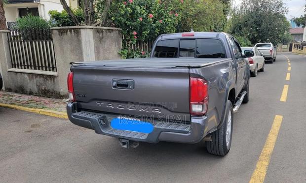 Toyota Tacoma Limited 2019 Gray