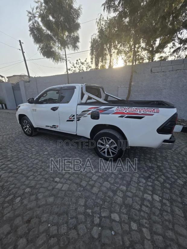 Toyota Hilux Revo Single Cab Petrol 2.7 RWD 2017 White