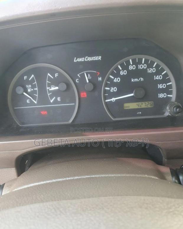 Toyota Land Cruiser 2012 White