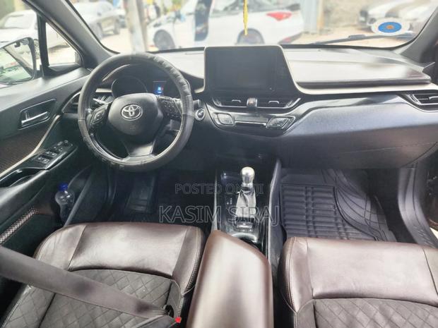 Toyota C-HR 2017 Gray