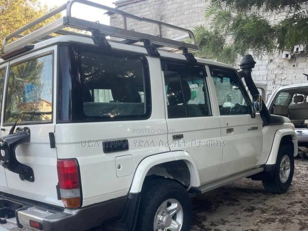 Toyota Land Cruiser 2020 White