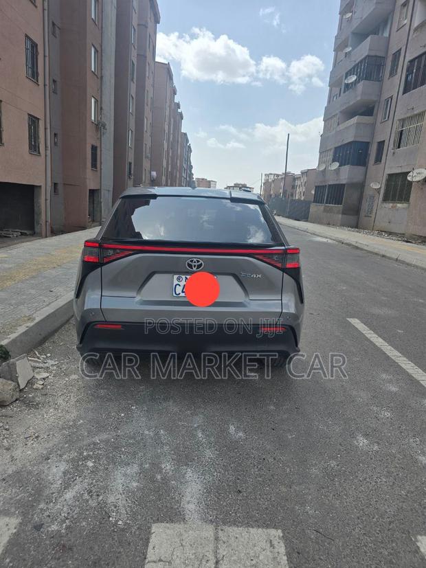 Toyota bZ4X 71.4 kWh AWD 2023 Gray