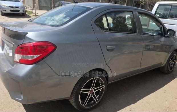 Mitsubishi Attrage 2021 Silver