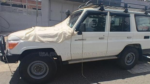 Toyota Land Cruiser 2018 White