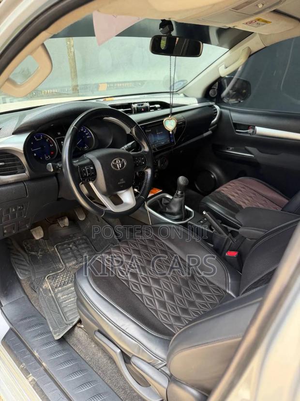 Toyota Hilux 2017 Silver