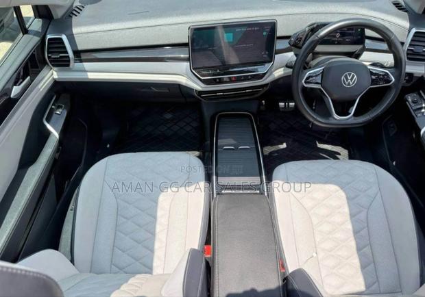 Volkswagen ID.6 2022 Gray