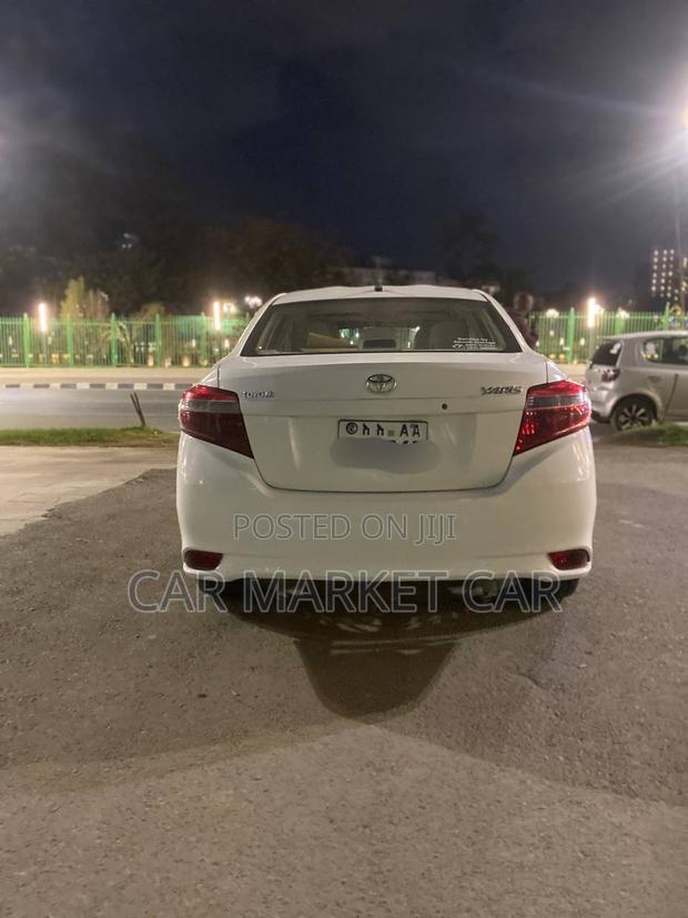 Toyota Yaris SE Hatchback 5dr 2013 White