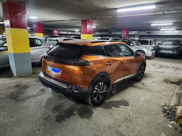 Peugeot 2008 1.2 PureTech (100 Hp) 2021 Brown