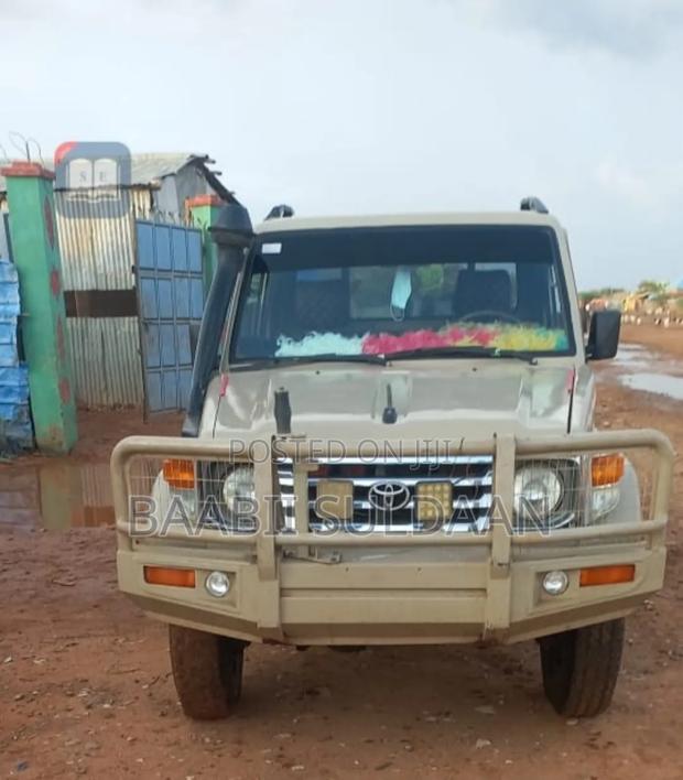 Toyota Land Cruiser 79 Series 2005 Beige