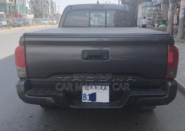 Toyota Tacoma 4dr Double Cab 2016 Black