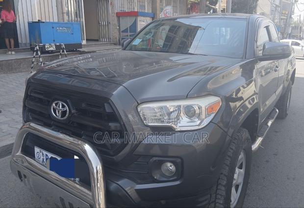 Toyota Tacoma 4dr Double Cab 2016 Black