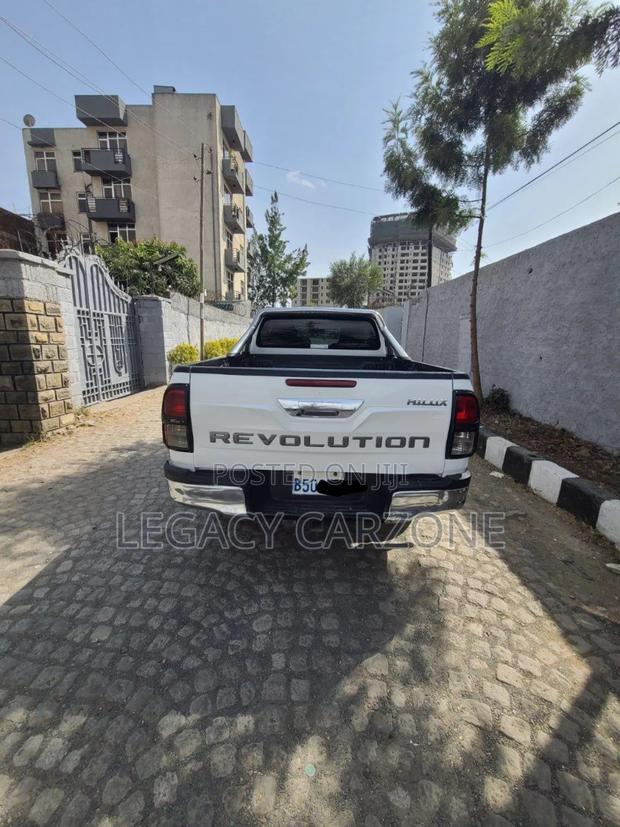 Toyota Hilux 2017 White