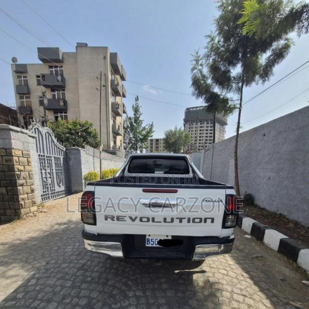 Toyota Hilux 2017 White