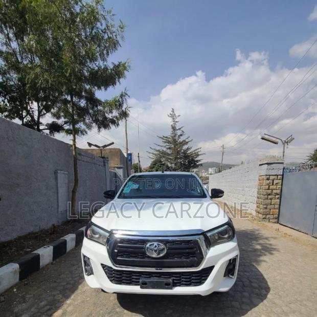 Toyota Hilux 2017 White