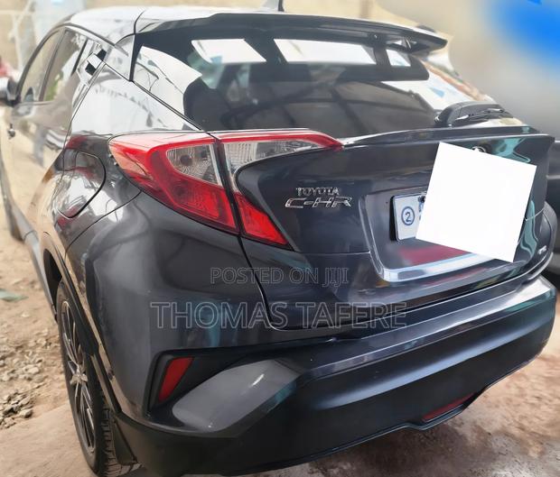 Toyota C-HR 2017 Gray
