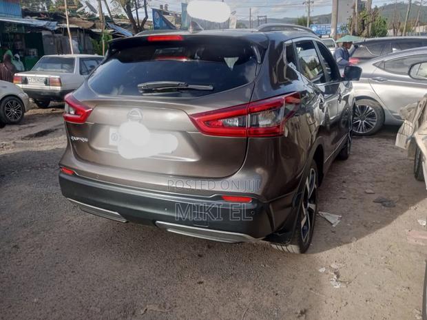 Nissan Qashqai 2018 Brown