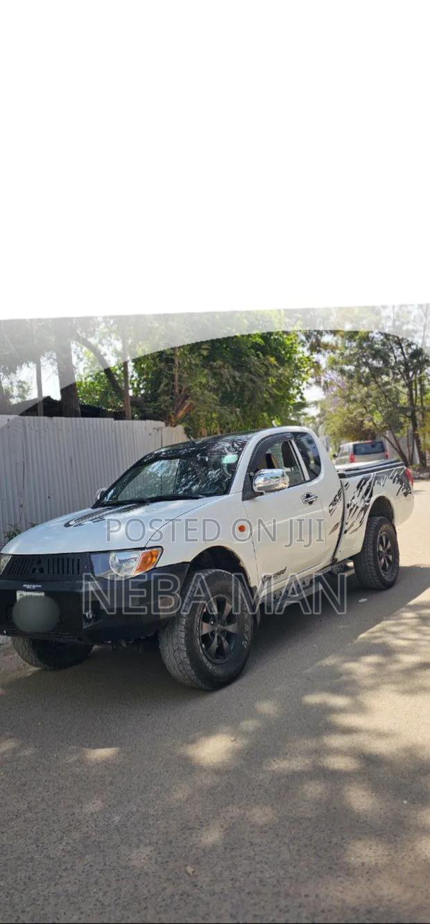 Mitsubishi L200 2008 White