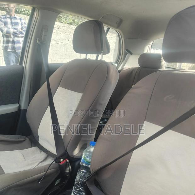 Toyota Yaris Base Hatchback 3dr 2010 Silver