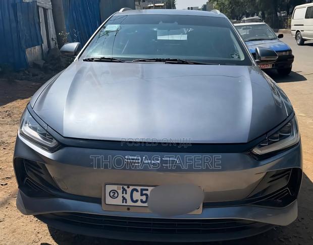 BYD E2 43 kWh 94 hp FWD 2024