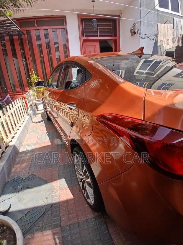 Hyundai Avante 2015 Red