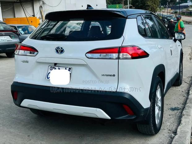 Toyota Corolla Cross Hybrid 2024 White