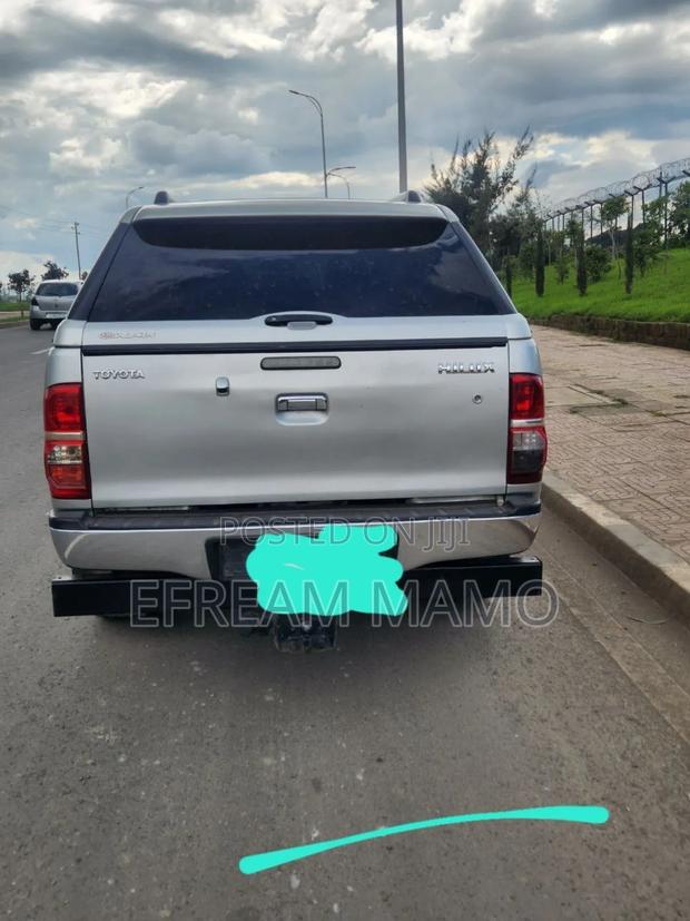 Toyota Land Cruiser 2012