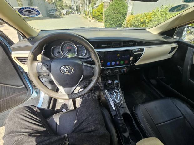 Toyota Corolla L 4dr Sedan (1.8L 4cyl 4A) 2014 Blue