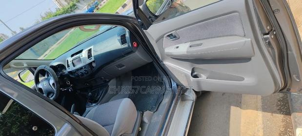 Toyota Hilux WORKMATE 4x4 2013 Gray