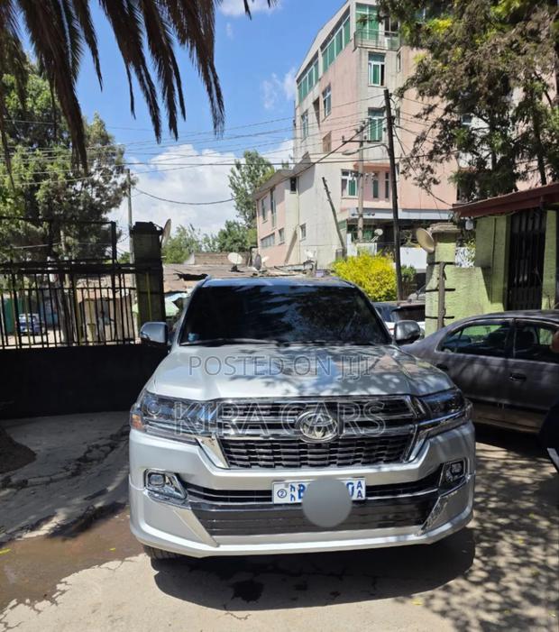 Toyota Land Cruiser 2020 Silver