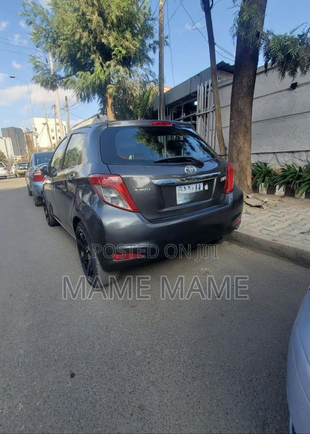 Toyota Yaris 2012 Black