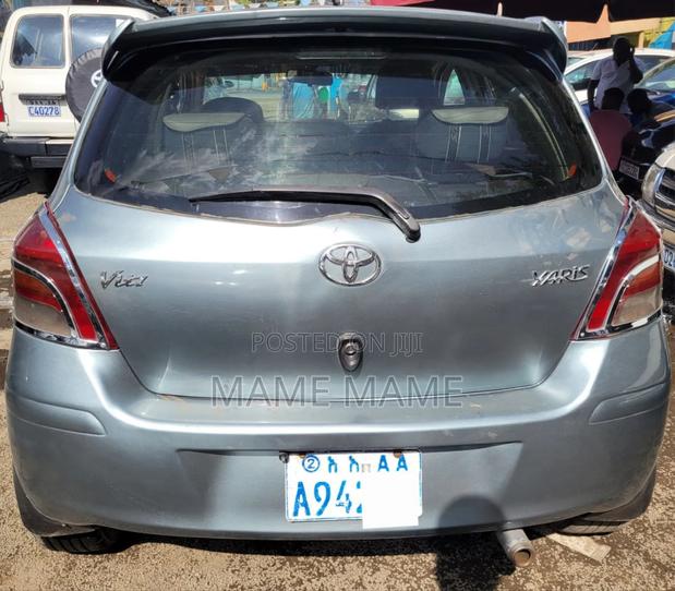 Toyota Yaris 2010 Silver