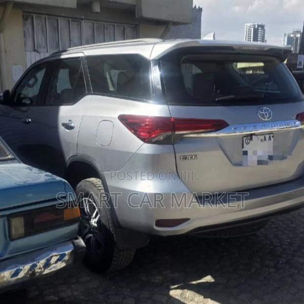 Toyota Fortuner 2018 Silver