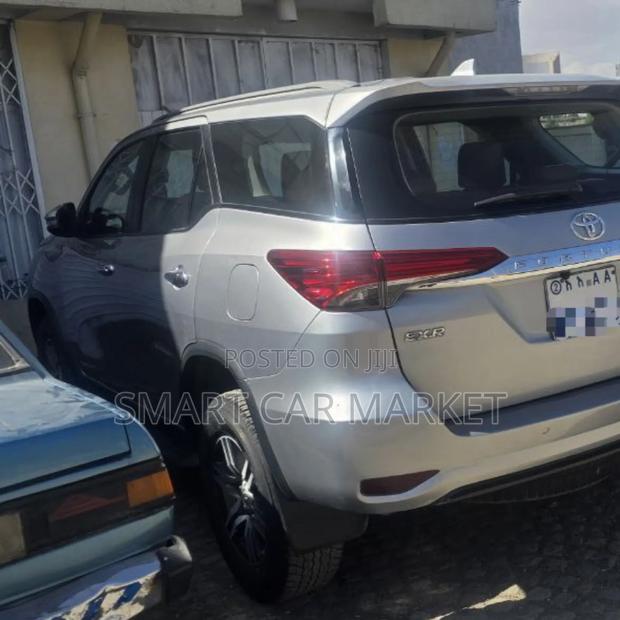Toyota Fortuner 2018 Silver